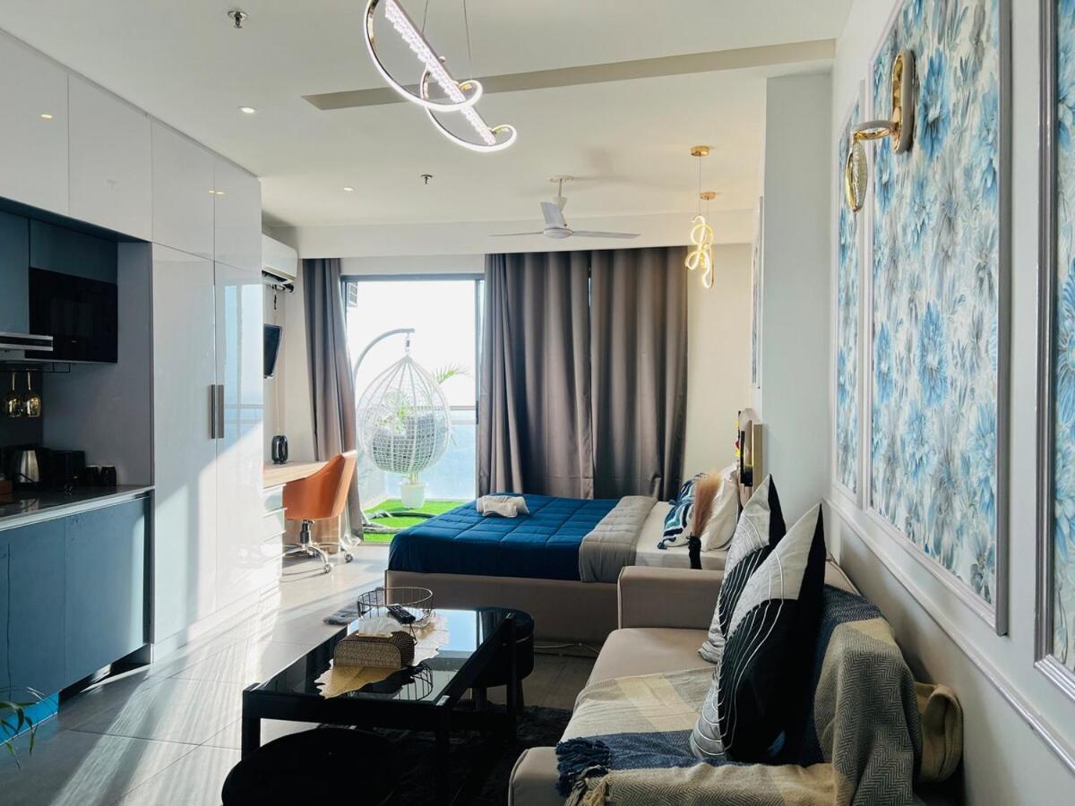Supernova Spira Apartment New Delhi